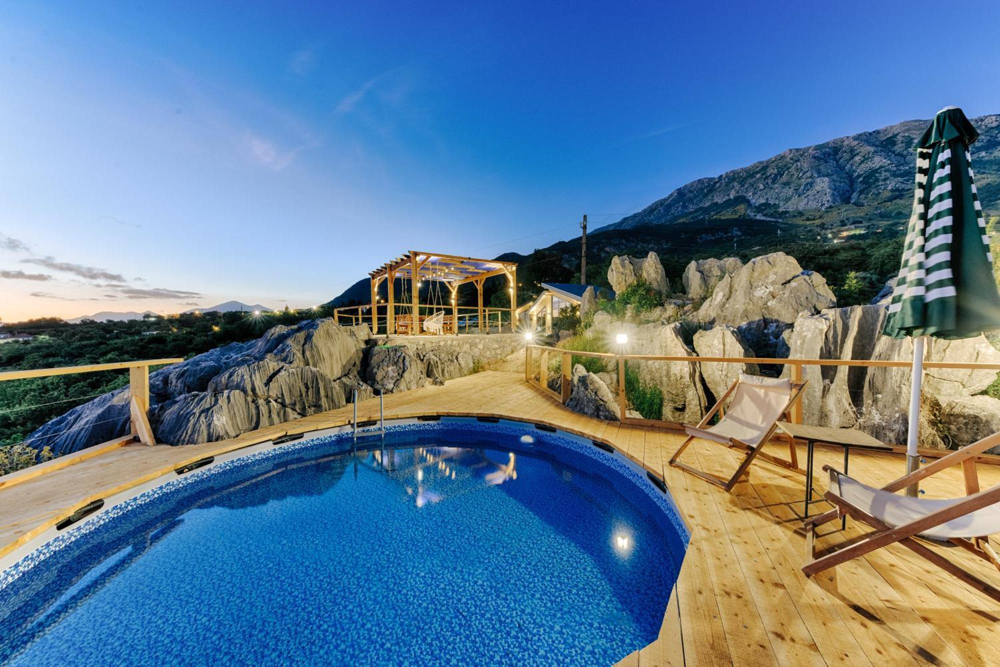 Olive Hills Holiday Homes Bar Bagian luar foto